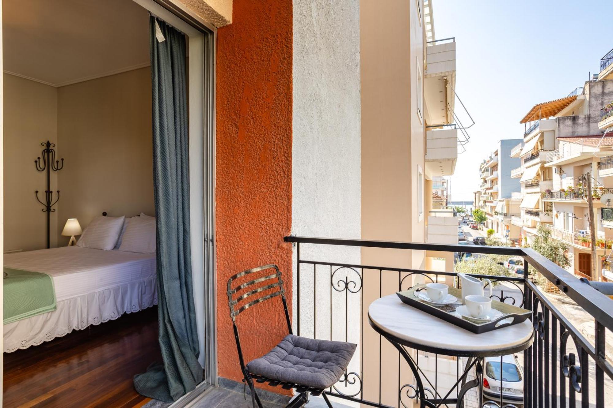 Vicky'S Cozy Nest, Your Home By The Sea Kalamata Exterior photo